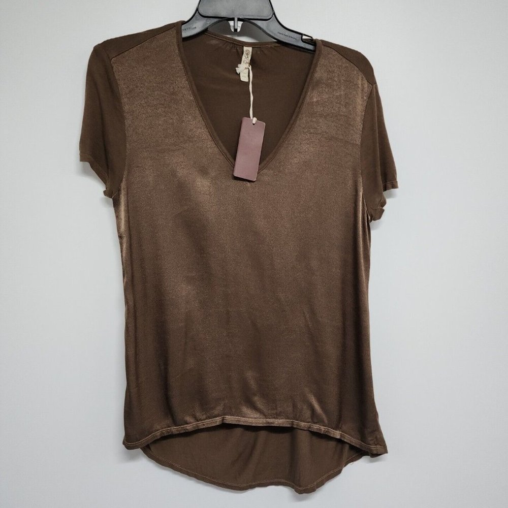 NEW XCVI Size XS Womens Shirt Top Blouse Olive Green Short Sleeve Viscose blend